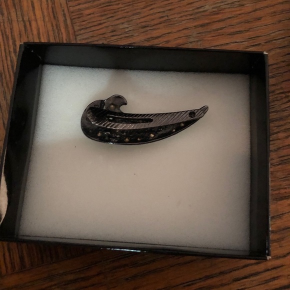 Gorgeous metal clip with multi colored stones girls summer party birthday play - Picture 3 of 4